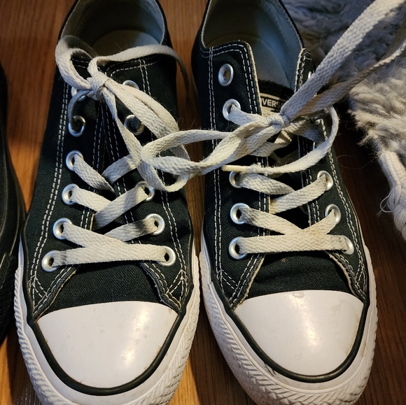 CONVERSE SHOES! - Picture 2 of 4